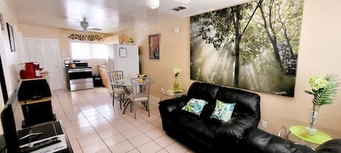 Popular Airbnb listing: Perfect location in the heart of Tampa in Oakford Park