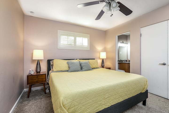 Კომფორტული მატრასი მეხსიერების ქაფით მთავარ საძინებელში