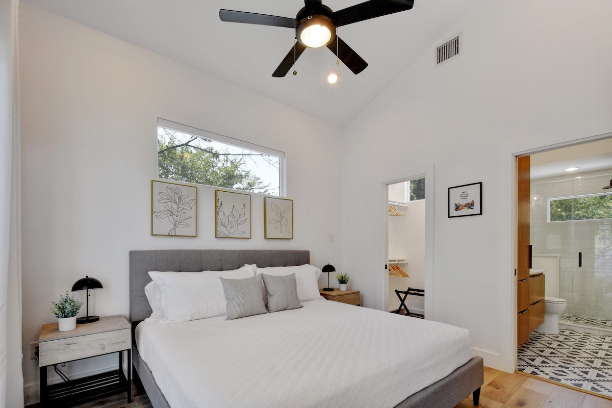 Bright + Chic Back House | Walk Downtown