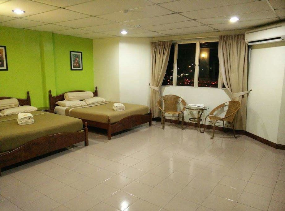 Family Room (2 Queen Bed)