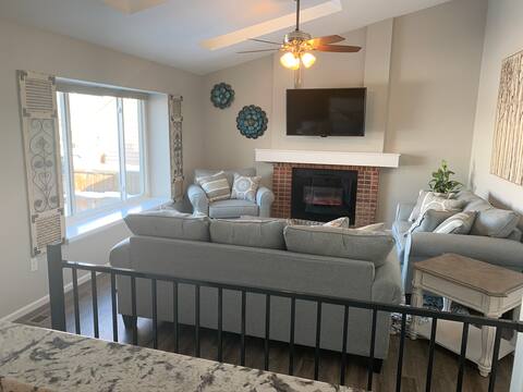Cozy Home.  New and Nice!  Special Monthly Rates.