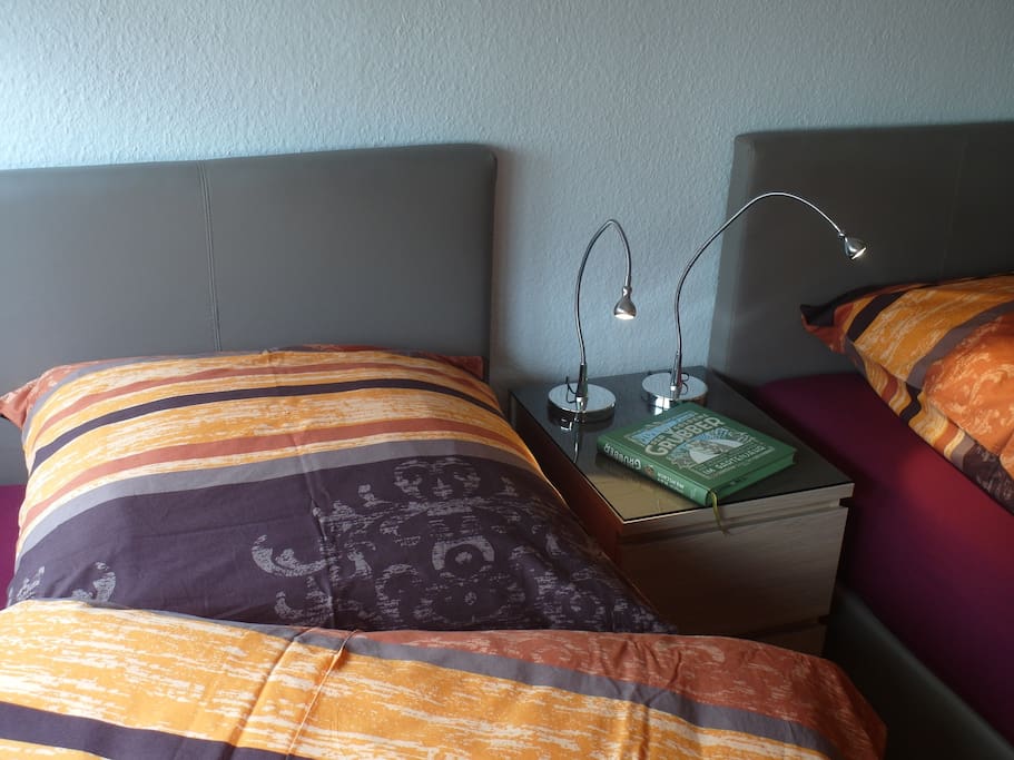 Schlafzimmer 1