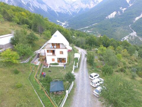 Relaxation house in the middle of a natural park.