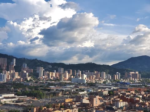 Popular Airbnb listing: Great Comfort with Spectacular View in Itagüí