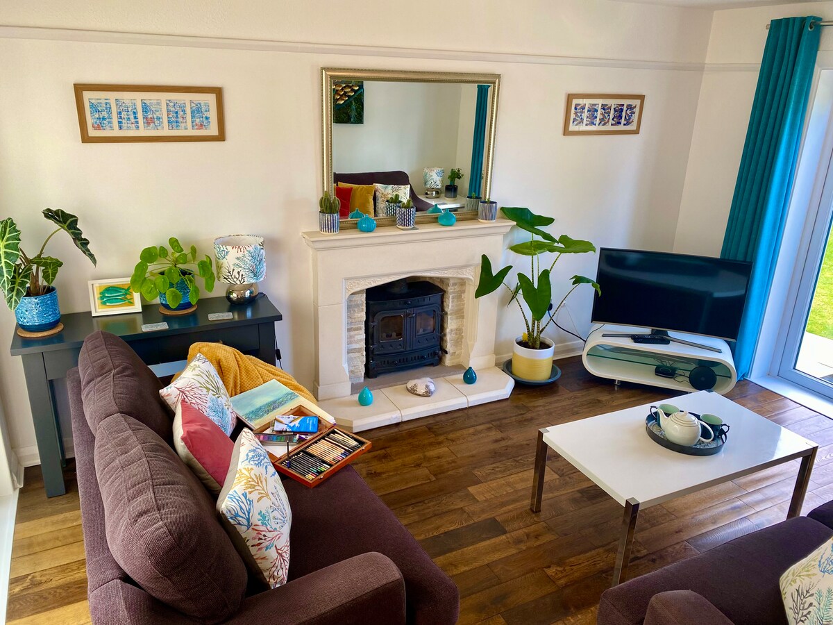Top Airbnb: Coastal home, Parks 4, garden, walk to beach in St. Ives