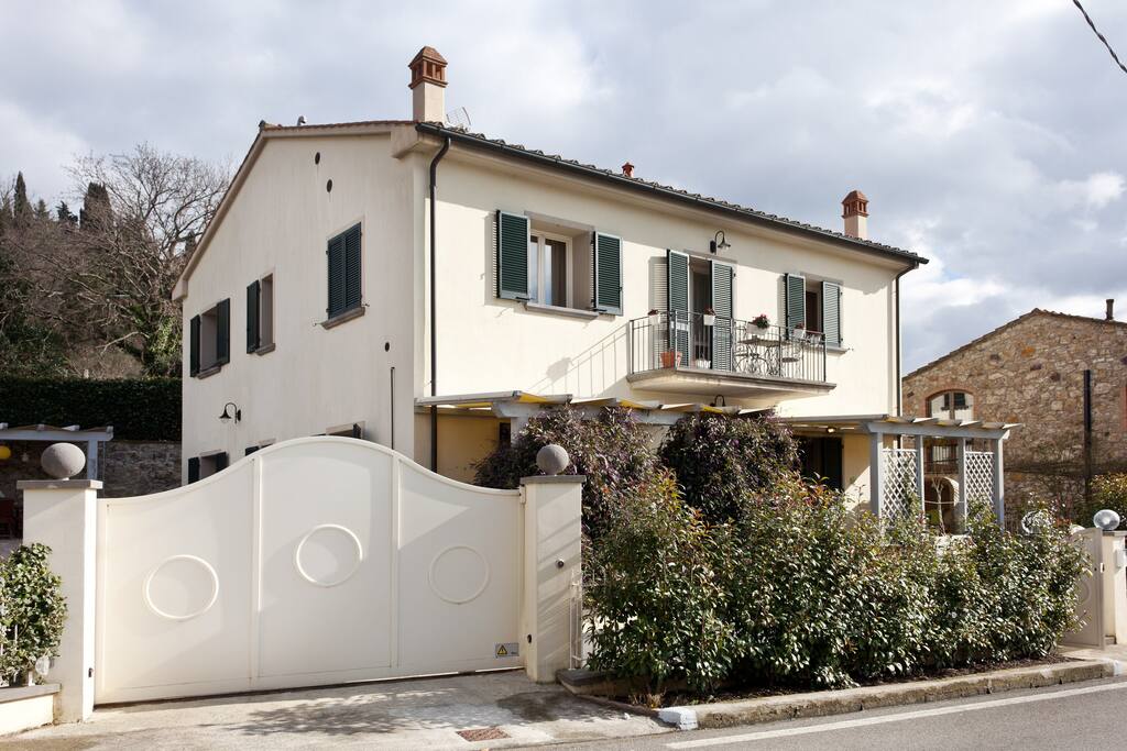 Ingresso parcheggi riservato