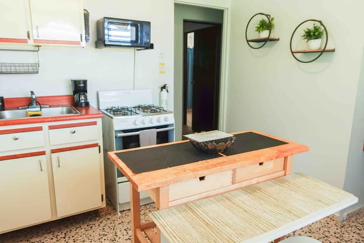 Wiwi’s Corner Ii/ Peaceful And Safe - Porto Rico