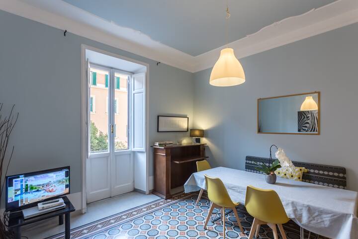 A Fancy Roman Experience luxury 3bdr 3baths gallery image 3