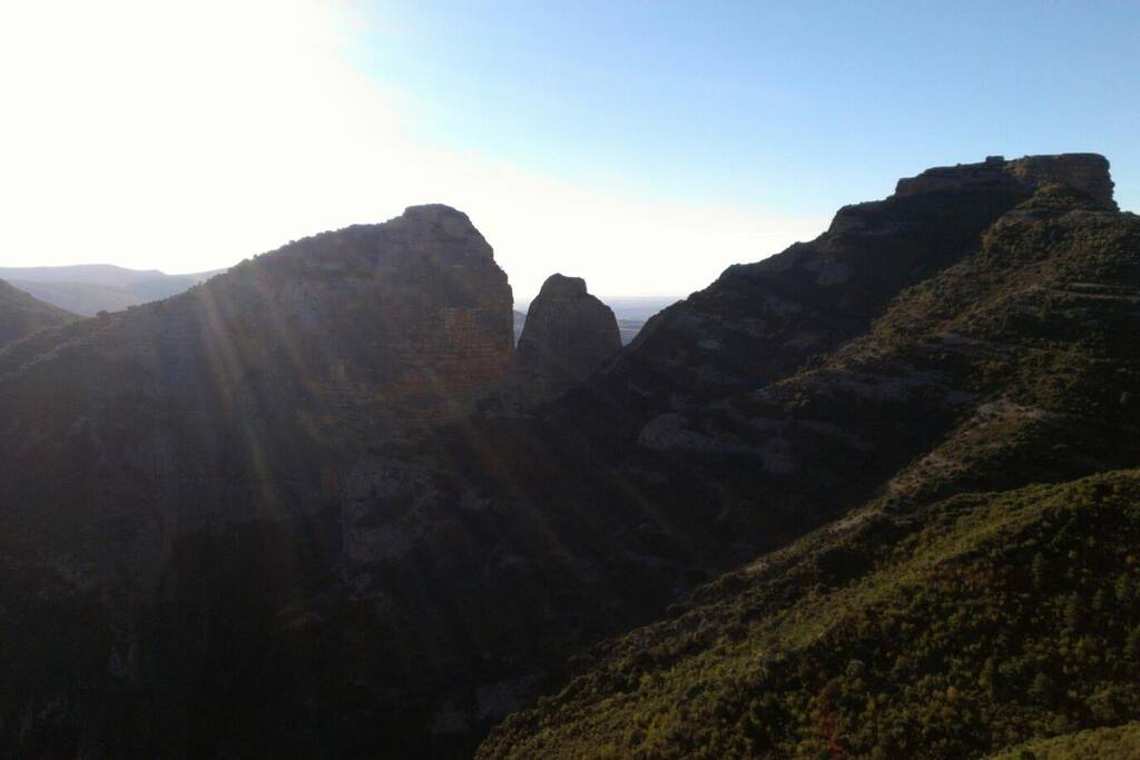 "En todas las tierras el sol sale al amanecer". (Herbert)