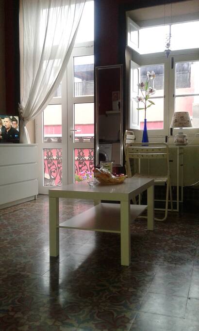 salon con balcon