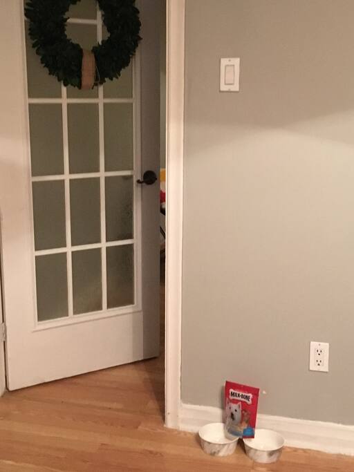 Entryway to kitchen area
