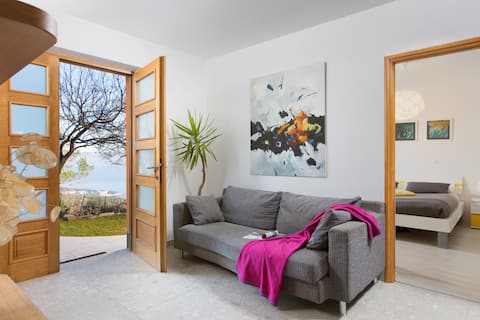 Top performing Airbnb: Apartment with an astonishing sea view in Gondolići