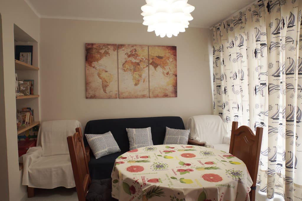 Salón comedor luminoso y acogedor