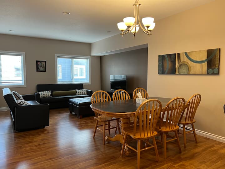 Entire Cozy 3beds 3bath condo with 2car garage Condominiums for Rent