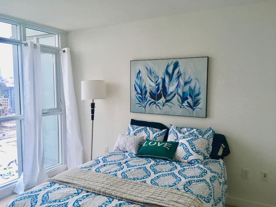 Gorgeous bedroom with floor to ceiling views and a double bed!