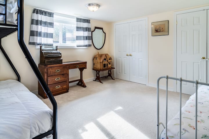 Chumba cha ghorofa kinalala 4 kwa starehe.  