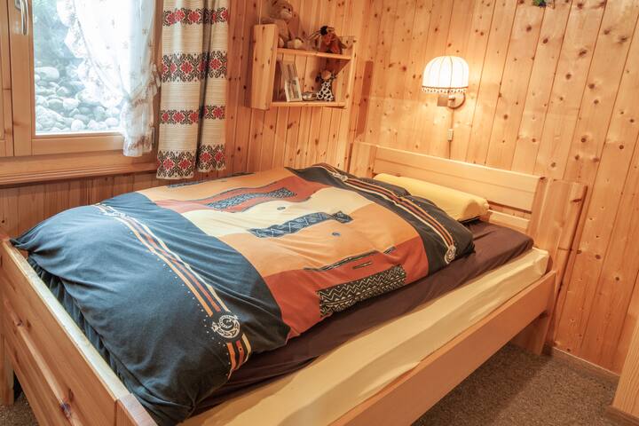 Bedroom ground floor (lockable, 2 single beds 100 x 180 cm)