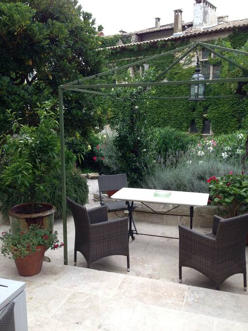 Terrasse devant la maison