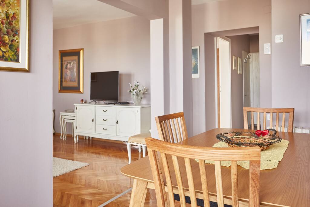 Dinig room