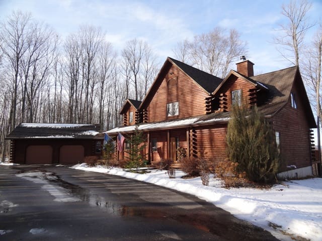 Private, Spacious, Modern Log Cabin