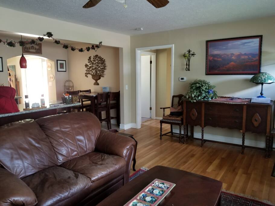 Living room/kitchen