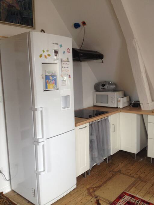 PLAN CUISSON/MICRO ONDE/FRIGIDAIRE/GRILLE PAIN