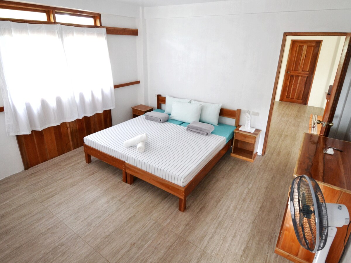 5 стандартни стаи с двойно легло (опция 1x двойно или 2 единични легла)