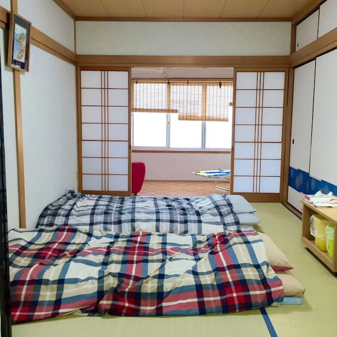 Bed room for guests. You can sleep on Futon and Tatami.