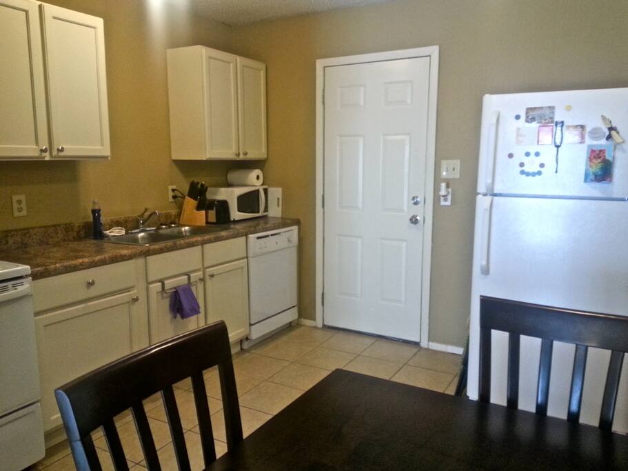 The fully equipped kitchen