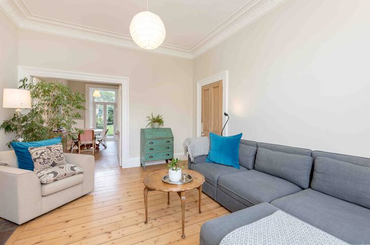 Cosy number 19 with private parking for three cars gallery image 4