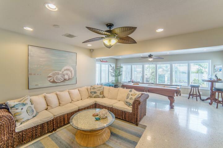 Island Oasis Home in Deerfield Beach gallery image 4