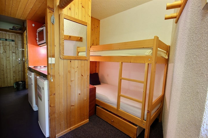 The alcove which offers 2 bunk beds in a quiet area.