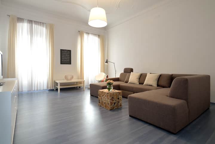 Elegant apt. in prime location