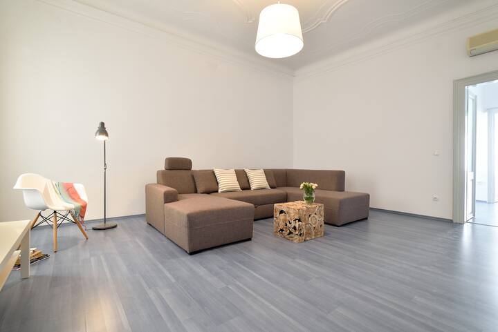 Elegant apt. in prime location