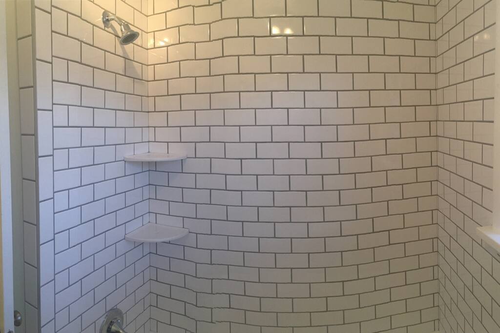 Shower/Tub