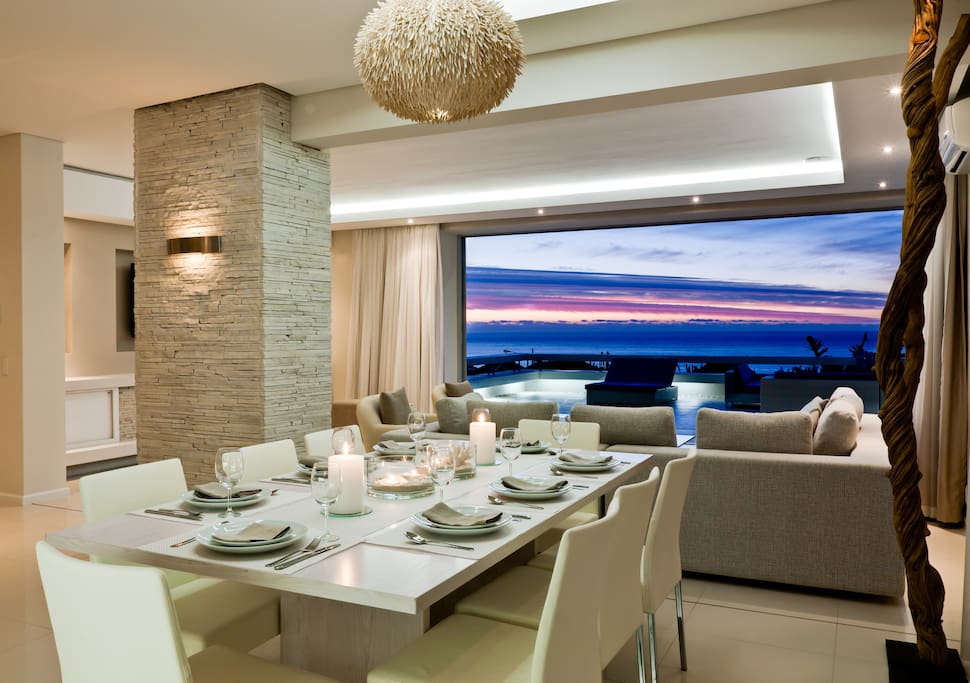 Lower Dining room with sea view