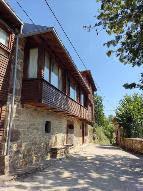L'aldeaperdida house in the Redes Natural Park