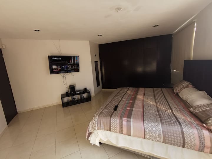 Recamara 1. Cama king size