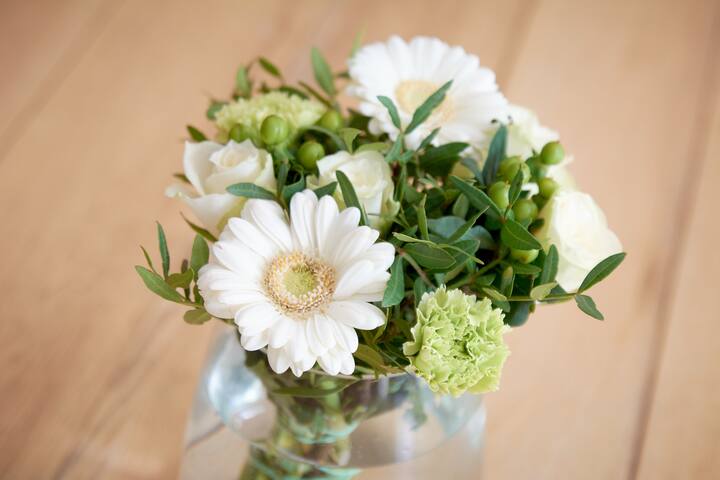 Unique apartment with lake view gallery image 3