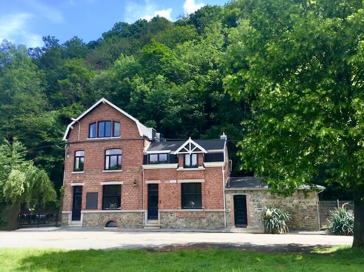 Unique and attractive holiday home at Ourthe