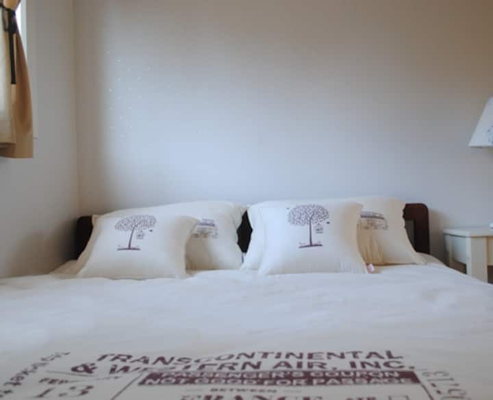 Მყუდრო საწოლი და თეთრეული