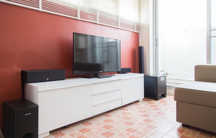 Modern Bangkok townhouse gallery image 5