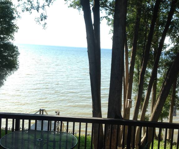 3 Bedroom Cottage with a water view