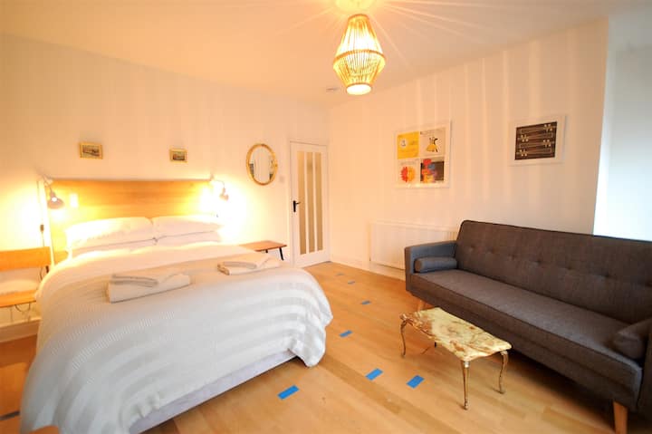 Light & Spacious Two Bedroom Apartment