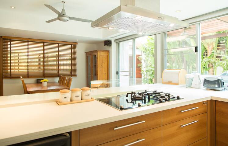 Modern Bangkok townhouse gallery image 3