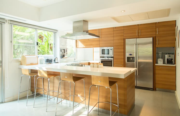 Modern Bangkok townhouse