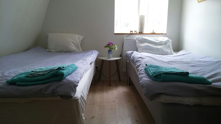 Dhoma me qira, një dhomë e vogël prej  rreth 10 metrash katrorë