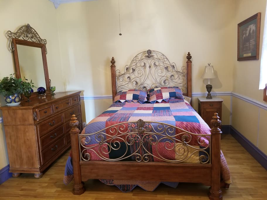 Tennessee Walking Horse Master Queen bed