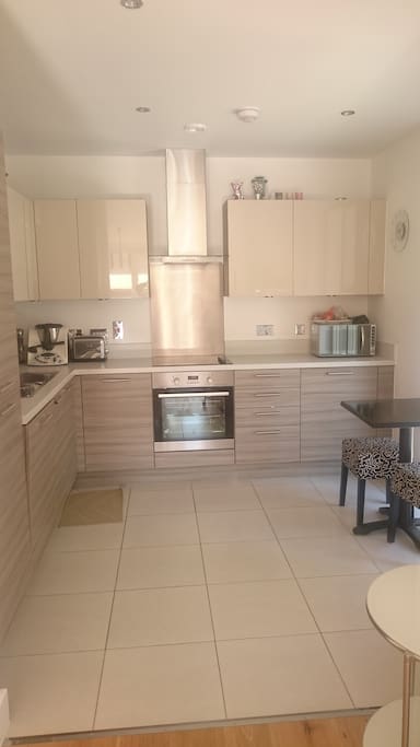 Kitchen with breakfast table