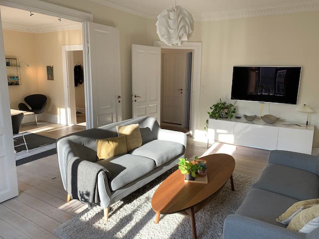 131 m2 – Ideal for a family – 3 min from the Metro